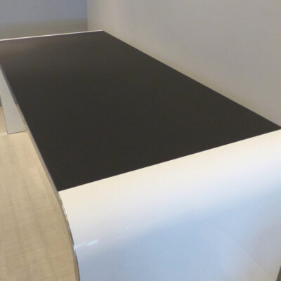 müller metall möbel outlet Highline Schreibtisch weiß mit schwarzer Linoleum Arbeitsfläche
