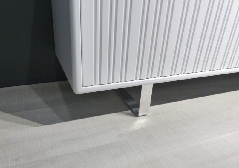 müller metall möbel outlet Sideboard K16 S4 in weiß mit 3 Schiebetüren auf Aluminiumkufen